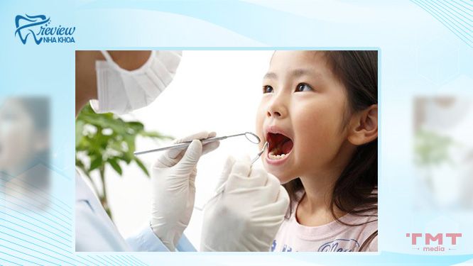 Có nên chủ động nhổ răng sữa cho bé 8 tuổi để thay răng đúng thời điểm?