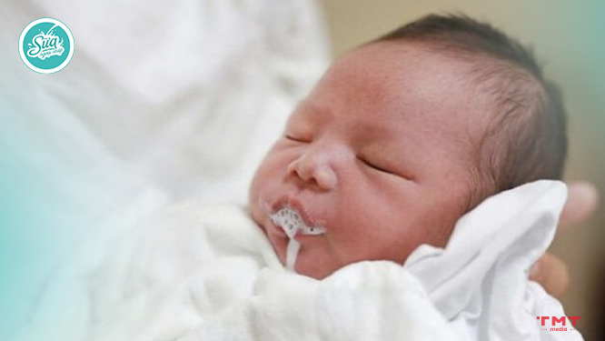 Yếu tố dễ gây sặc sữa và đầy hơi ở trẻ sơ sinh
