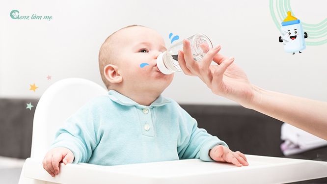 Trẻ 8 tháng uống bao nhiêu nước 1 ngày là tốt cho sức khỏe