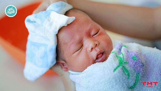Những lưu ý chăm sóc cho trẻ sơ sinh sau khi tắm ba mẹ nên biết