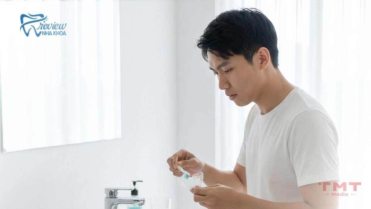 Lưu ý cho người đang niềng răng Clear Aligner