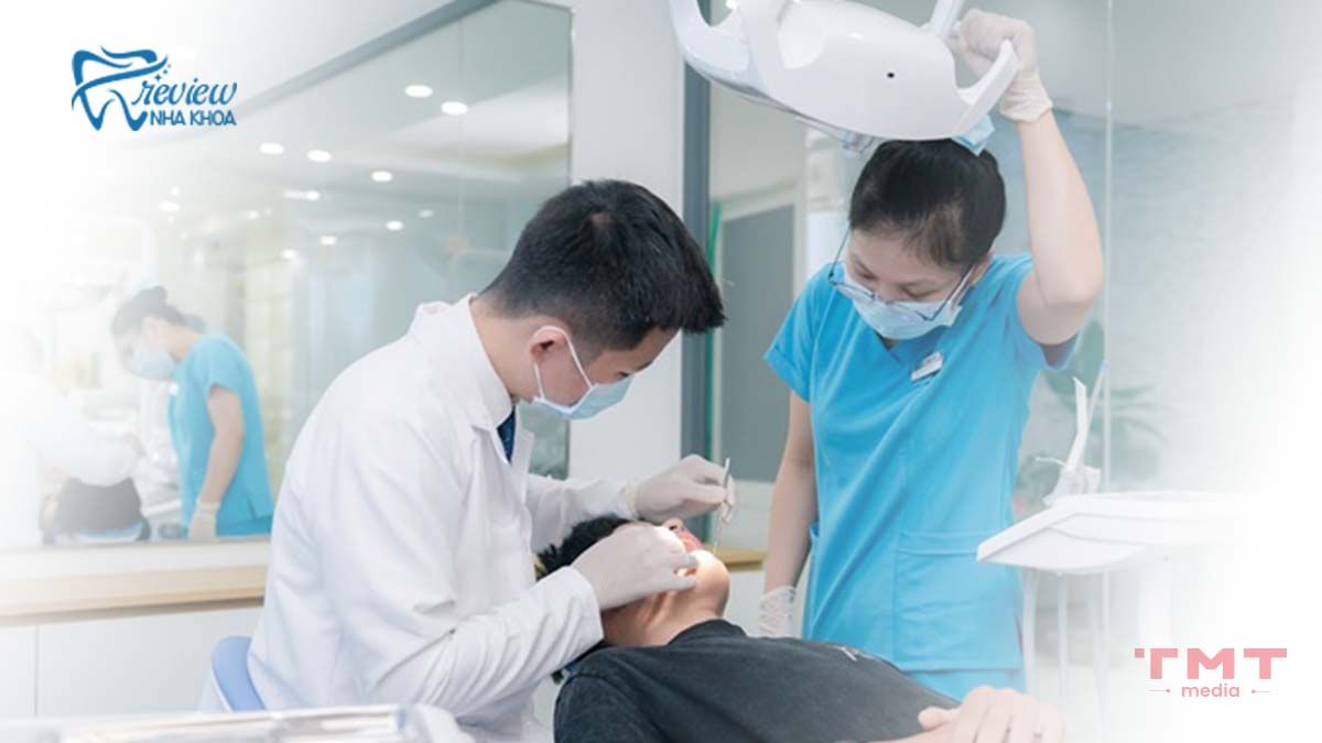 Lời khuyên chọn lựa nha khoa niềng răng mắc cài sứ tự buộc uy tín