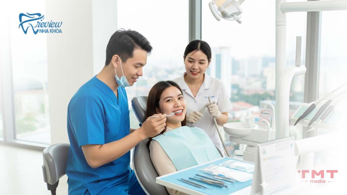 Niềng răng mắc cài pha lê giá bao nhiêu? Chi phí mới nhất